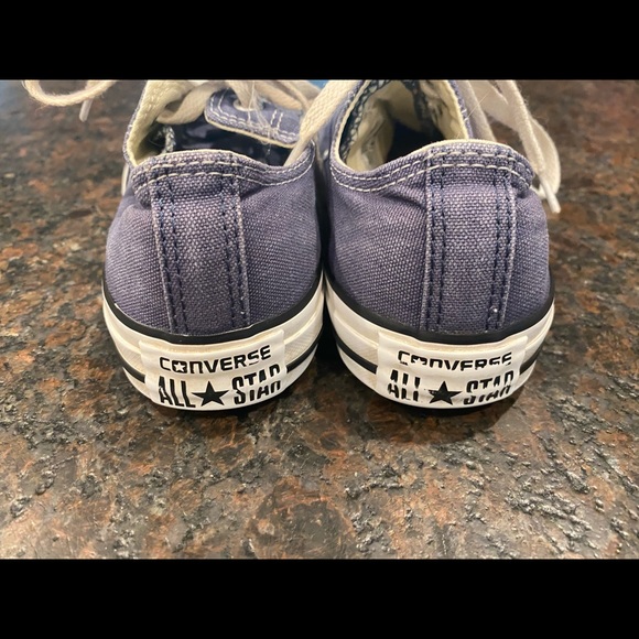 Blue converse shoes - Picture 4 of 6